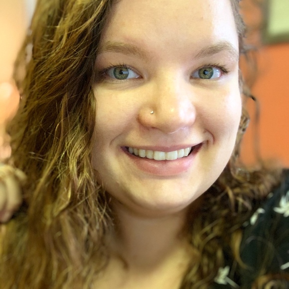 Meet your Posher, Jessica - Picture 1 of 1